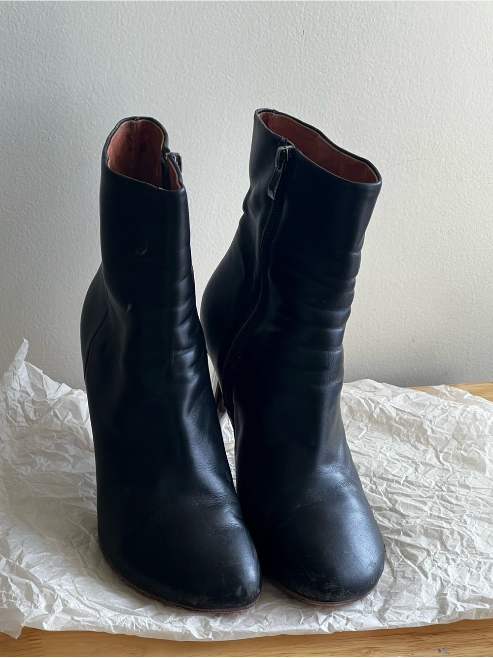 Black Women's Ankle Boots - Sleek Zip-Up Leather Style